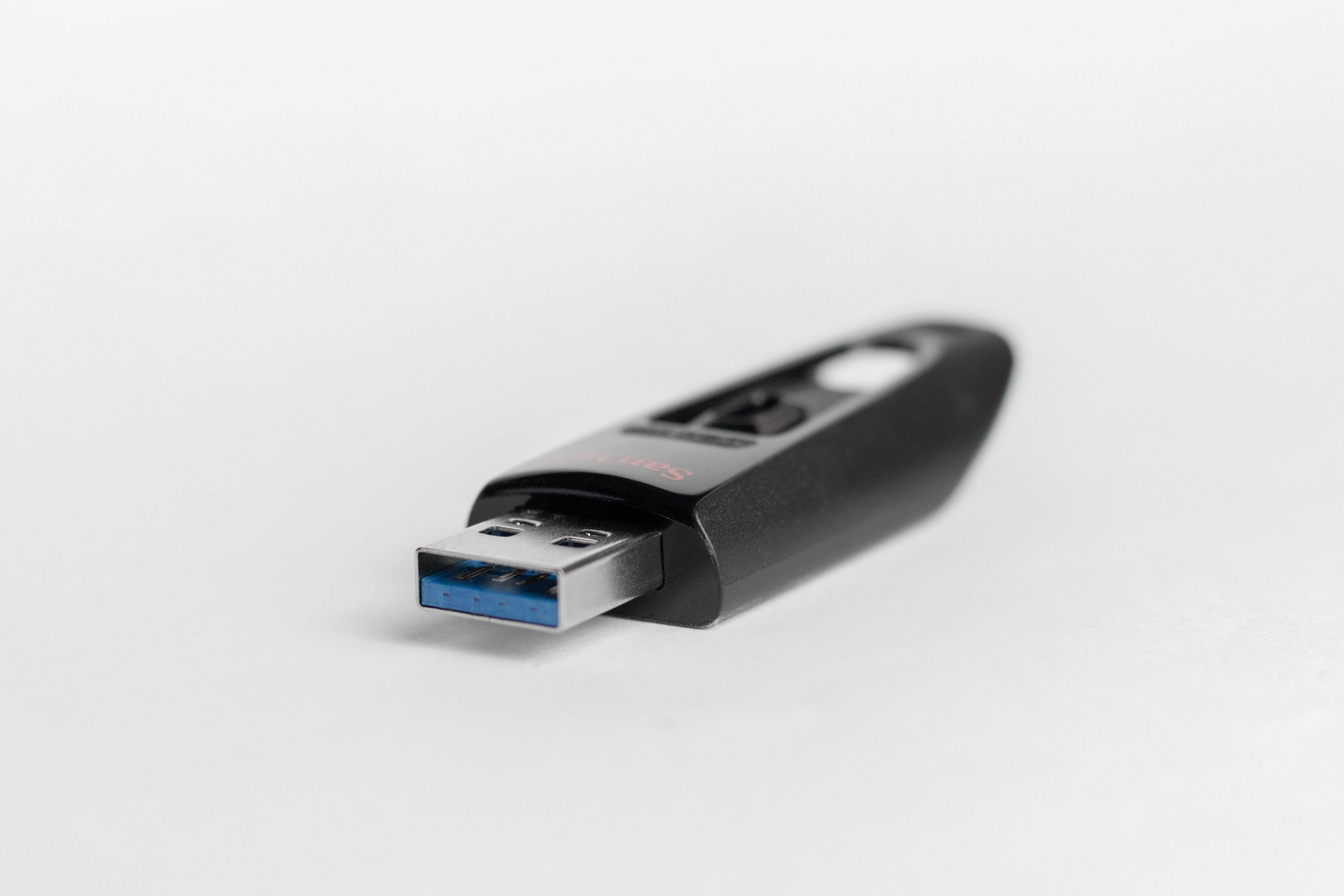 How Does a Flash Drive Work? 