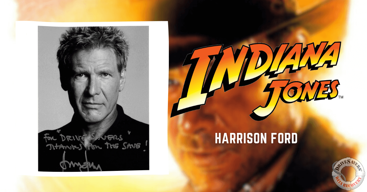 Cette description présente une image promotionnelle classique pour un film d'Indiana Jones. À gauche, un portrait en noir et blanc d'un homme, probablement Harrison Ford, avec une signature personnelle et un message de sa part. À droite, "Indiana Jones" est affiché en caractères gras et "Harrison Ford" est mentionné en dessous. L'arrière-plan ajoute à l'intrigue avec la silhouette délavée d'une personne portant un chapeau, qui rappelle le look emblématique d'Indiana Jones. Cette imagerie souligne à la fois le pouvoir de la star Harrison Ford et l'esprit d'aventure synonyme de la franchise Indiana Jones.